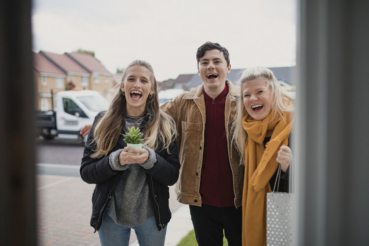 Shop the Best Housewarming Gifts