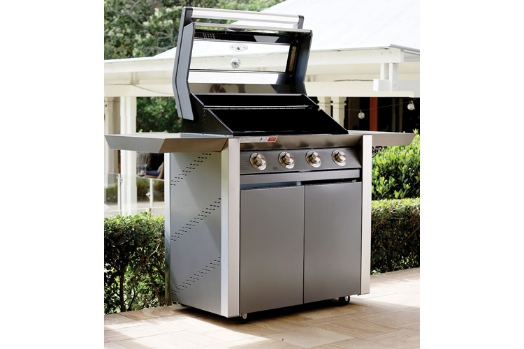 BeefEater’s 4-Burner Freestanding BBQ (BMG1641DA)