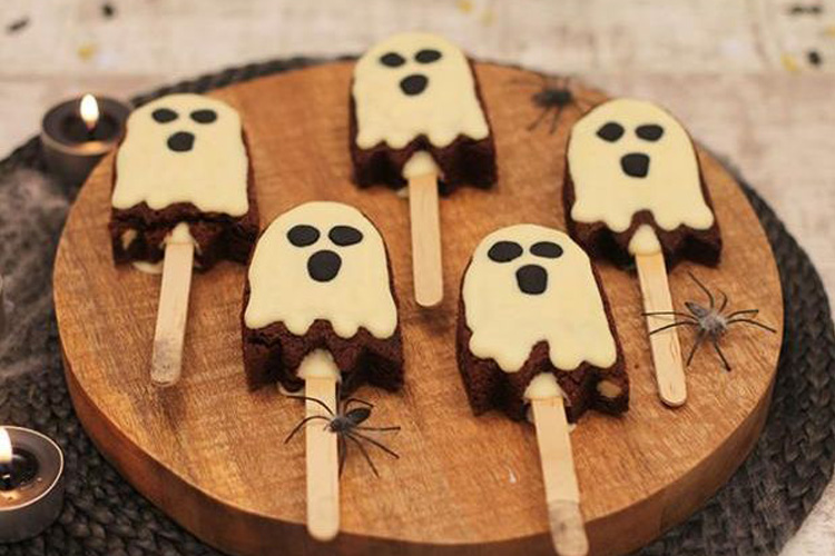 Halloween Boo Brownie Pops