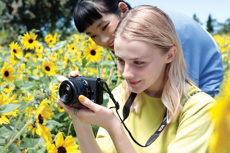 Canon’s EOS M200 Mirrorless Camera