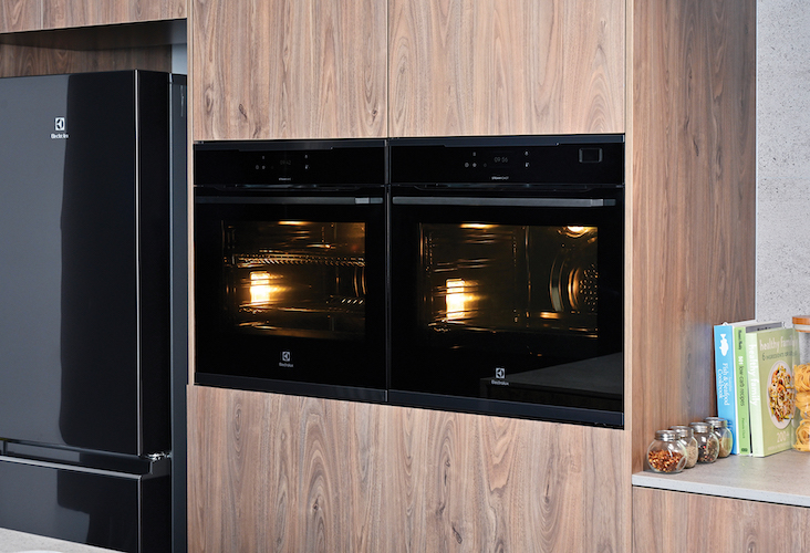 Electrolux 60cm Multifunction Steam & Pyrolytic Oven