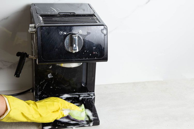 Tips to Maintain Kettle and Small Kitchen Appliances