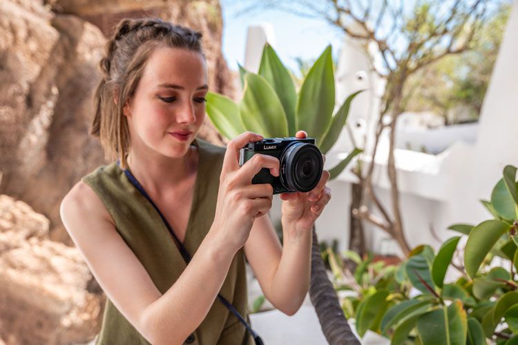 Panasonic Lumix S9