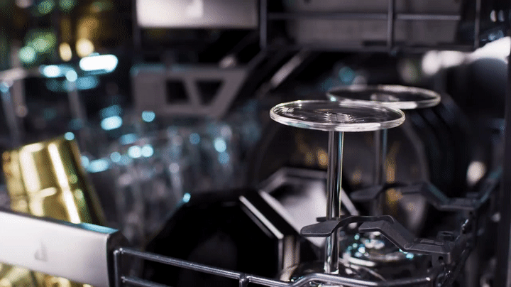 Wine glass support dishwashing