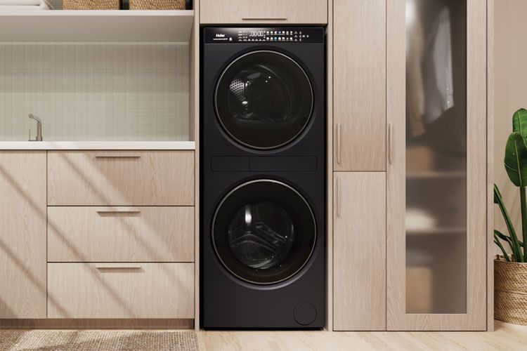 Winter Laundry with Washer / Dryer Combo