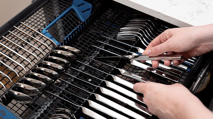 Dishwashing Height adjustable baskets